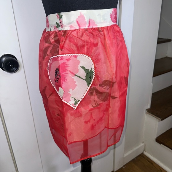 Vintage Floral Red & Pink Apron - Reversible NWT - Picture 3 of 11